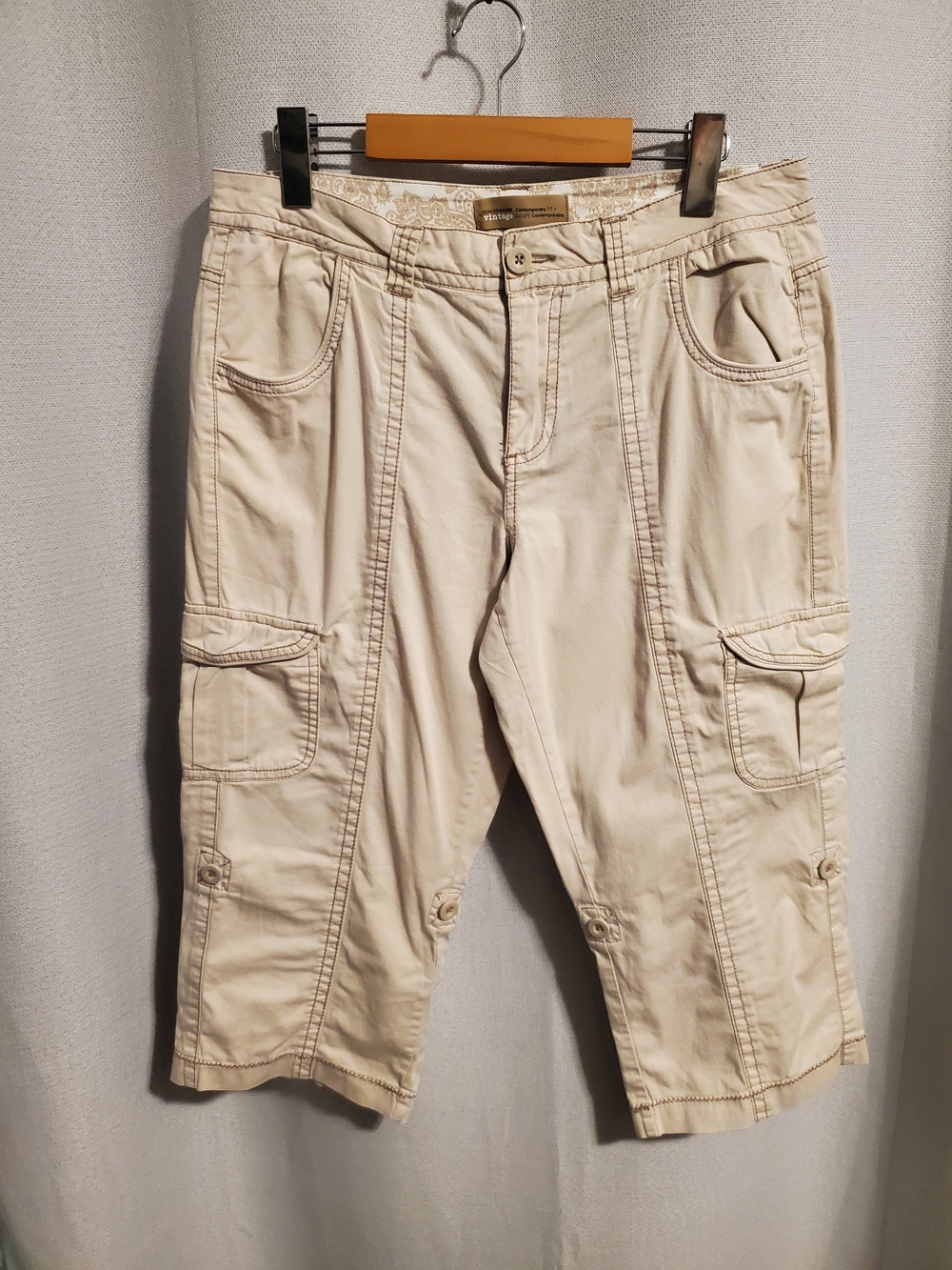 (3/$20) Denver Hayes Women's Cream Cargo Capris Pants